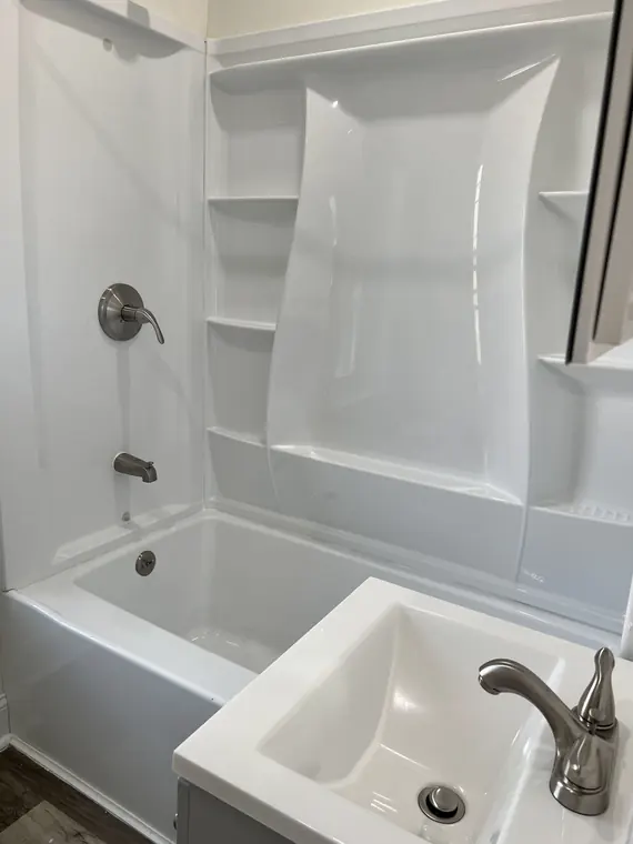 Bathtub and shower surround after deep cleaning