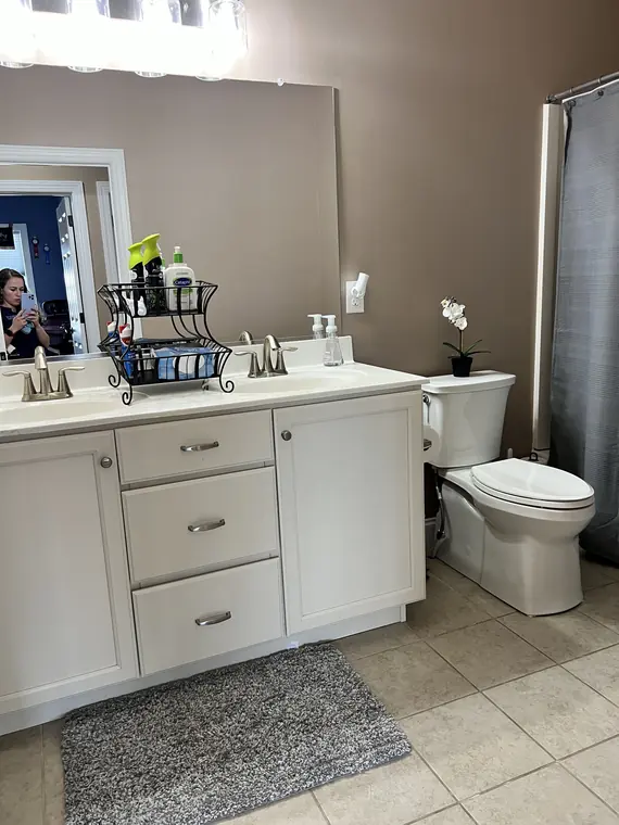 Bathroom fixtures and surfaces after deep cleaning